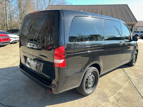 Used 2016 Mercedes-Benz Metris Passenger image 5
