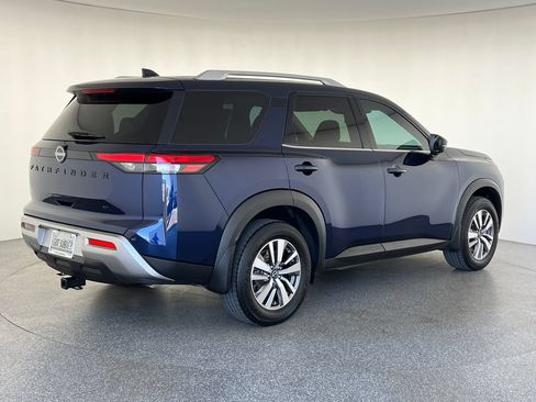 Used 2022 Nissan Pathfinder SL w/ SL Black Package FWD image 3