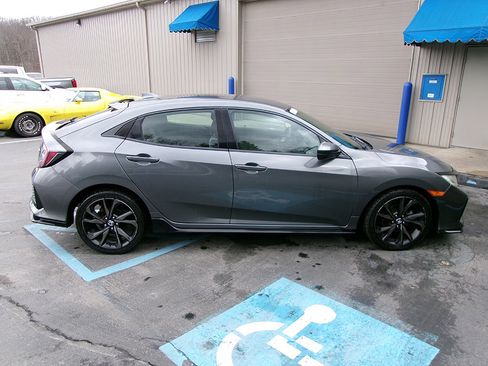 Used 2017 Honda Civic Sport image 7