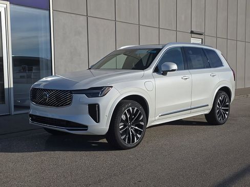 New 2026 Volvo XC90 T8 Plus w/ Protection Package AWD/4WD image 1