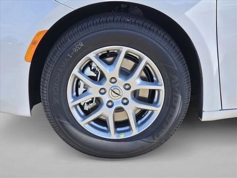 New 2025 Chrysler Voyager LX image 17