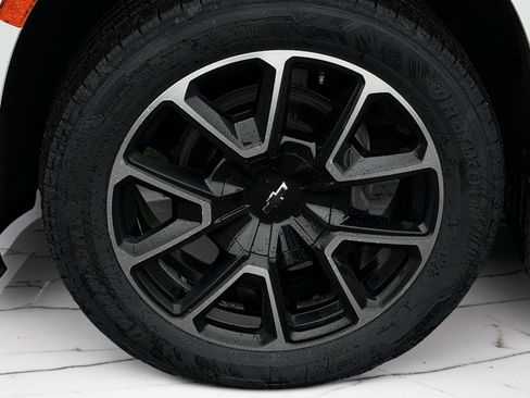 Used 2021 Chevrolet Suburban RST w/ Rear Media and Nav Package image 6