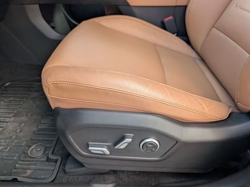 Used 2025 Hyundai Santa Fe Limited image 24