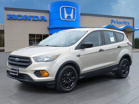Used 2018 Ford Escape S FWD image 1