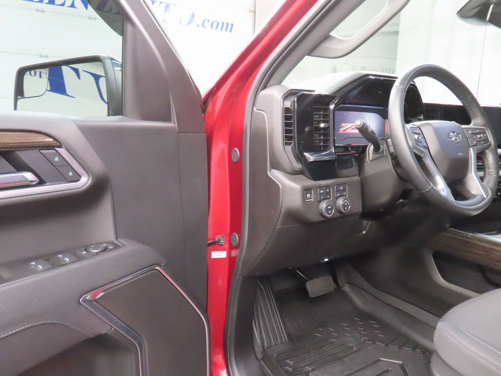 Used 2025 Chevrolet Silverado 1500 RST w/ Z71 Off-Road Package AWD/4WD image 47