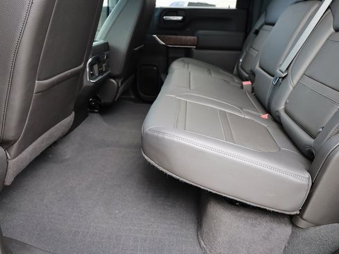 Used 2021 GMC Sierra 3500 Denali w/ Denali Black Diamond Edition image 18