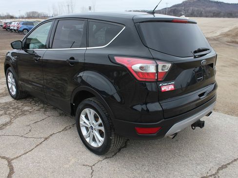 Used 2017 Ford Escape SE image 7