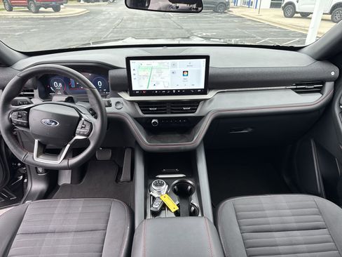 Used 2025 Ford Explorer ST-Line w/ ST-Line Street Pack image 28
