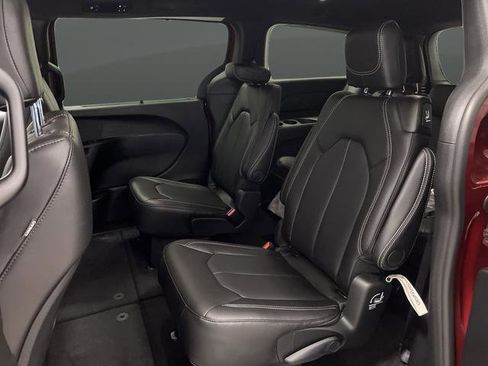 New 2026 Chrysler Pacifica Select image 28