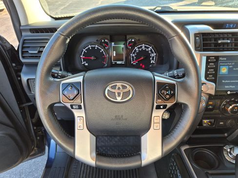 Used 2023 Toyota 4Runner SR5 AWD/4WD image 18