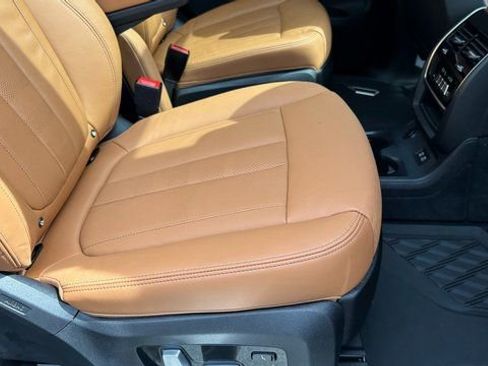 Used 2022 BMW X7 xDrive40i w/ M Sport Package AWD/4WD image 34