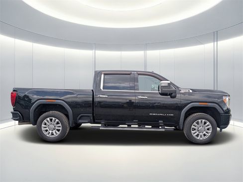 Used 2021 GMC Sierra 2500 Denali w/ Denali Ultimate Package image 3