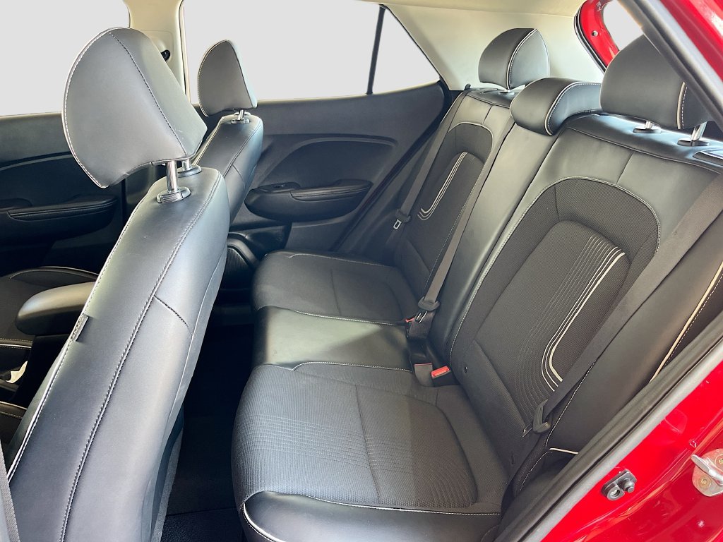 Used 2022 Hyundai Venue Limited FWD image 24