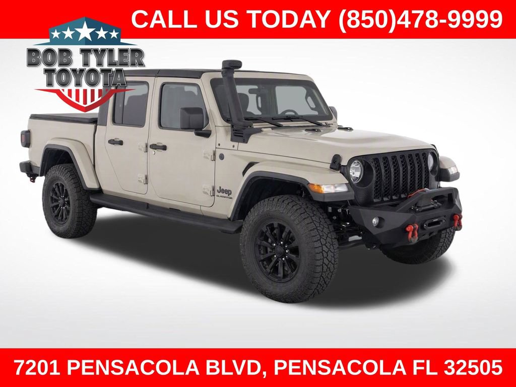 Used 2022 Jeep Gladiator Sport AWD/4WD image 1