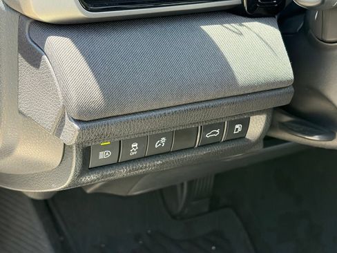 Used 2025 Toyota Camry LE w/ Convenience Package FWD image 6