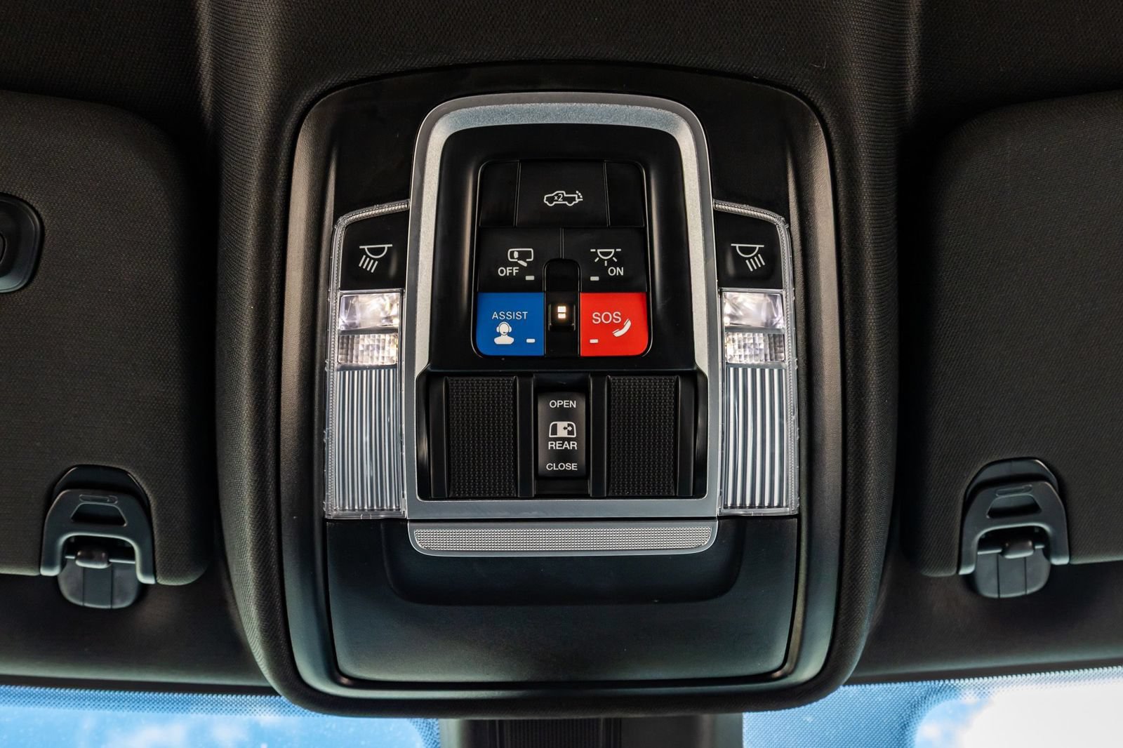 Used 2025 RAM 1500 Laramie AWD/4WD image 30