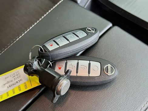 Used 2022 Nissan Rogue SV image 22