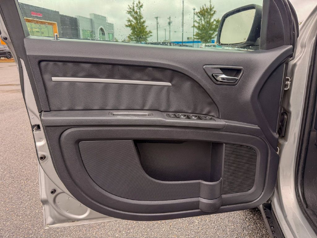 Used 2010 Dodge Journey SXT w/ Flexible Seating Group FWD image 10