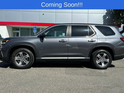 Used 2025 Honda Pilot EX-L image 7