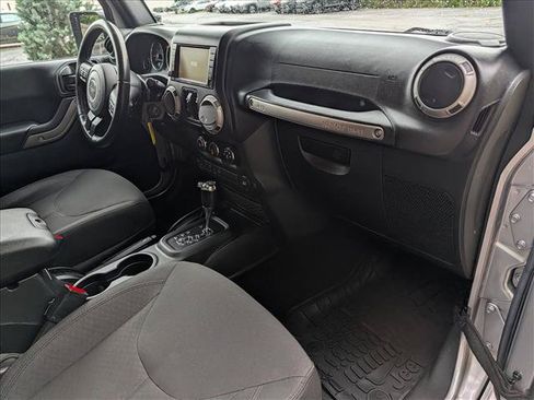 Used 2017 Jeep Wrangler Unlimited Sport AWD/4WD image 17
