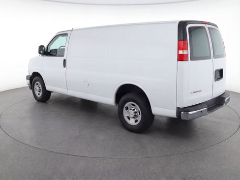 Used 2025 Chevrolet Express 3500 LT w/ LT Preferred Equipment Group image 6