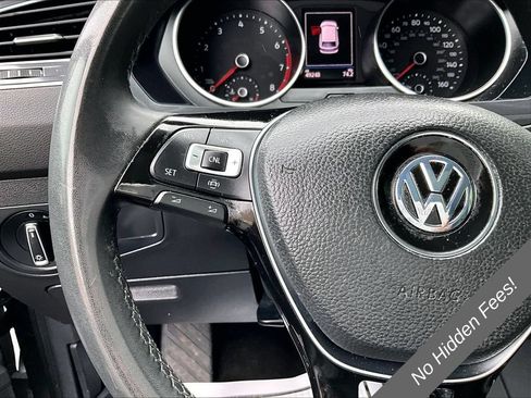 Used 2020 Volkswagen Tiguan SE w/ Panoramic Sunroof Package AWD/4WD image 15