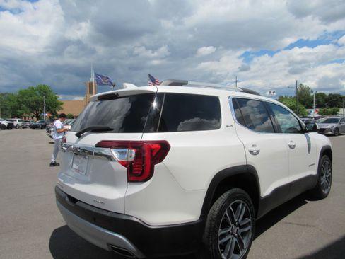Used 2020 GMC Acadia SLT w/ Driver Alert Package II AWD/4WD image 8
