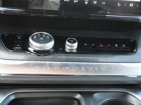 New 2025 Ford Expedition Max Platinum w/ Stealth Appearance Package image 24