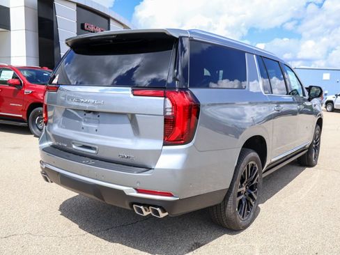 New 2026 GMC Yukon XL Denali w/ Sun & Power Step Package AWD/4WD image 3
