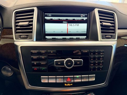 Used 2015 Mercedes-Benz GL 450 4MATIC image 44