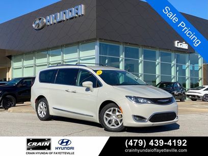 Used 2017 Chrysler Pacifica Touring-L Plus w/ Tire & Wheel Group