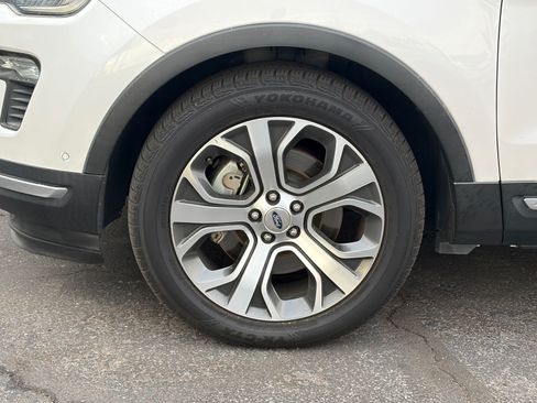 Used 2019 Ford Explorer Platinum AWD/4WD image 5