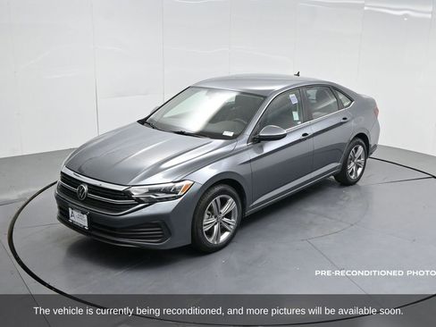 Used 2022 Volkswagen Jetta SE image 49