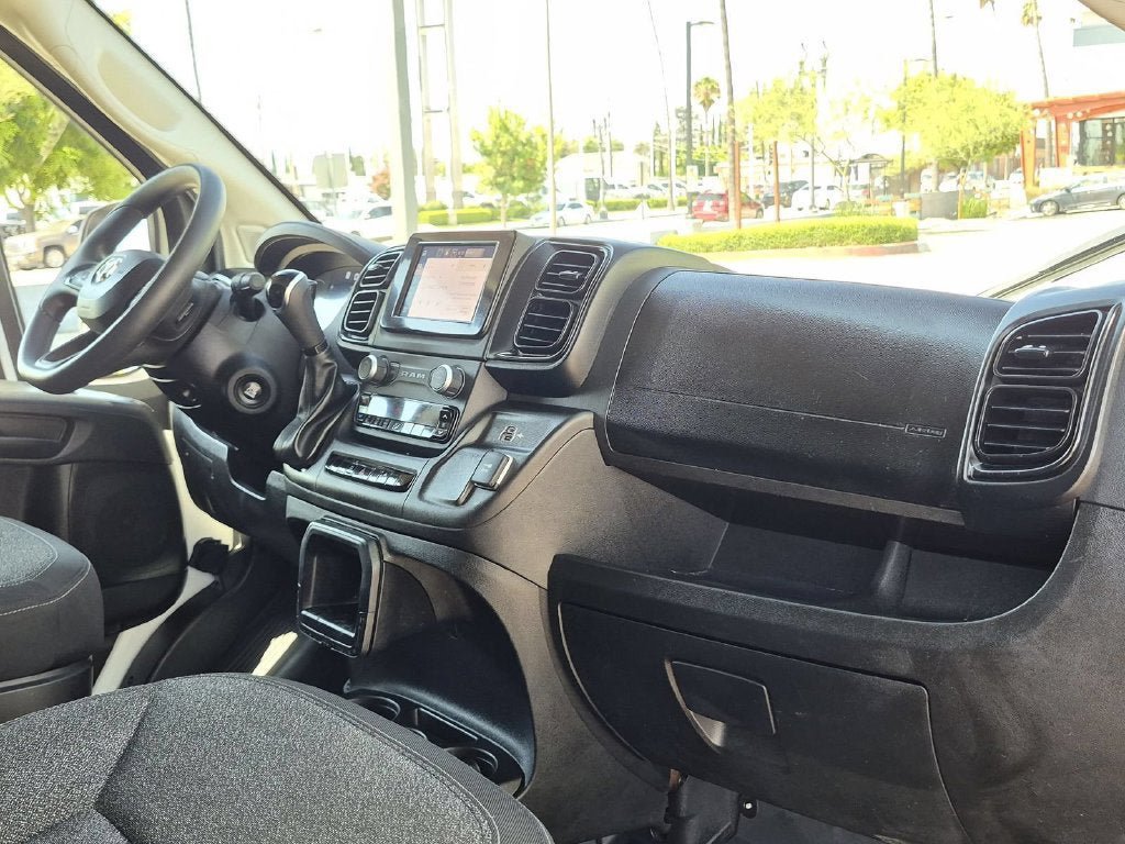Used 2025 RAM ProMaster 2500 FWD image 28