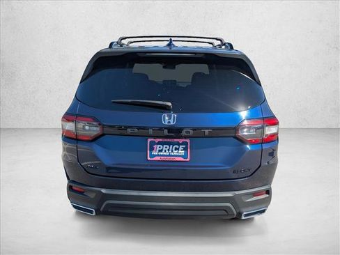 Used 2023 Honda Pilot Sport image 6
