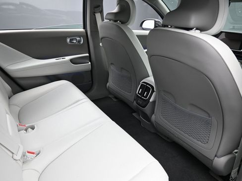 Used 2023 Hyundai Ioniq 6 SEL image 34