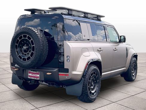 Used 2025 Land Rover Defender 110 AWD/4WD image 15