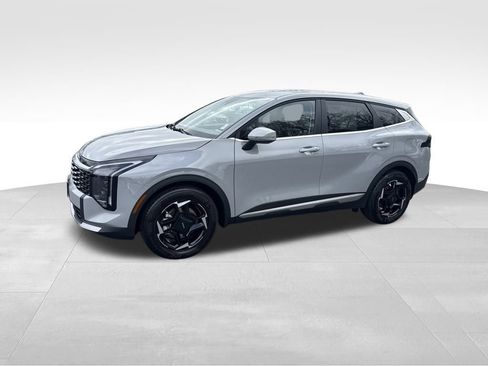 Used 2026 Kia Sportage EX image 2