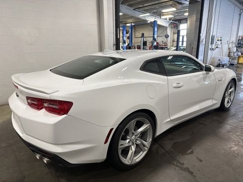 Used 2023 Chevrolet Camaro LT w/ Technology Package image 4