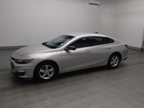 Used 2019 Chevrolet Malibu LS FWD image 2