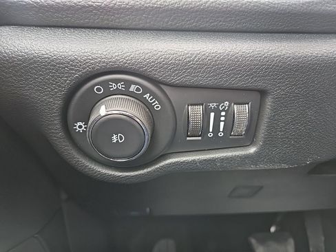 New 2026 Chrysler Pacifica Select w/ S Appearance Package FWD image 44