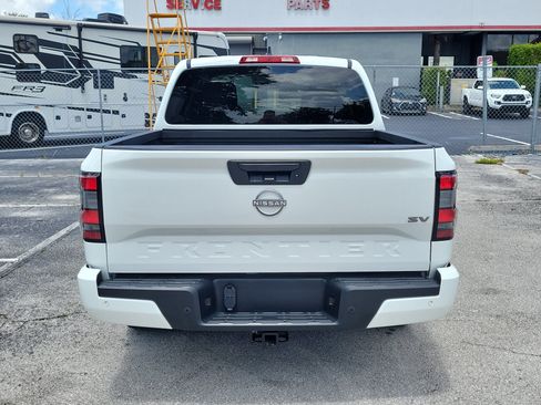 Certified 2024 Nissan Frontier SV w/ Technology Package RWD image 5