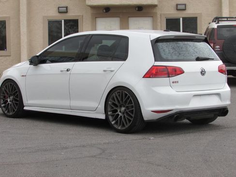 Used 2015 Volkswagen Golf 4-Door image 5