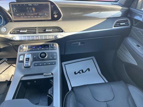 Used 2022 Hyundai Palisade Calligraphy image 16