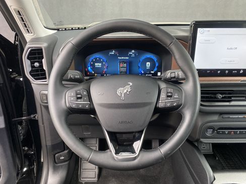 Used 2025 Ford Bronco Sport Outer Banks w/ Outer Banks Tech Package+ image 11