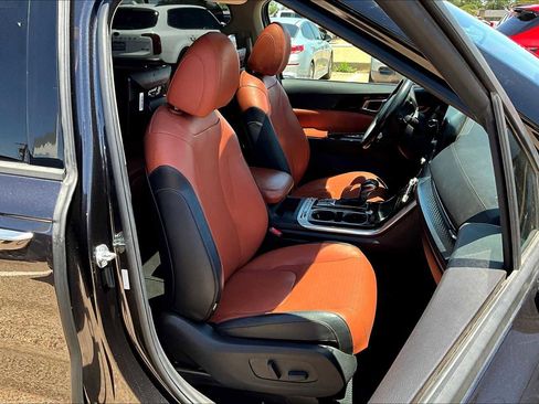 Used 2022 Kia Carnival SX Prestige image 8