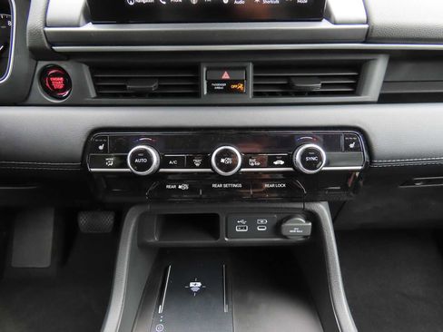 New 2025 Honda Pilot Touring image 22