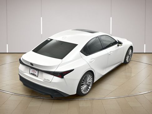 Used 2025 Lexus IS 300 w/ Premium Package RWD image 34