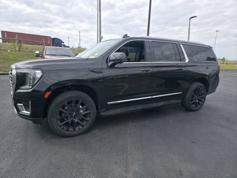 Used 2024 GMC Yukon XL SLT w/ SLT Luxury Package image 9