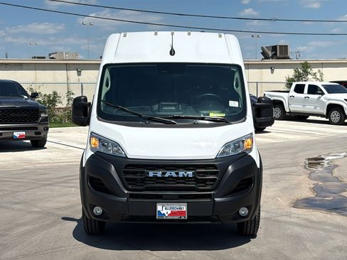 Used 2025 RAM ProMaster 2500 w/ Convenience Group FWD image 8